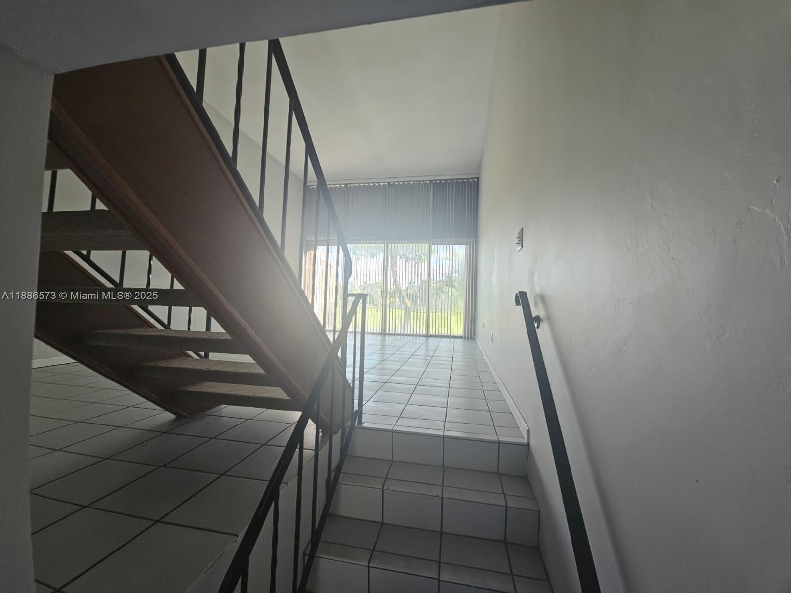 COUNTRY CLUB OF MIAMI CON - Residential