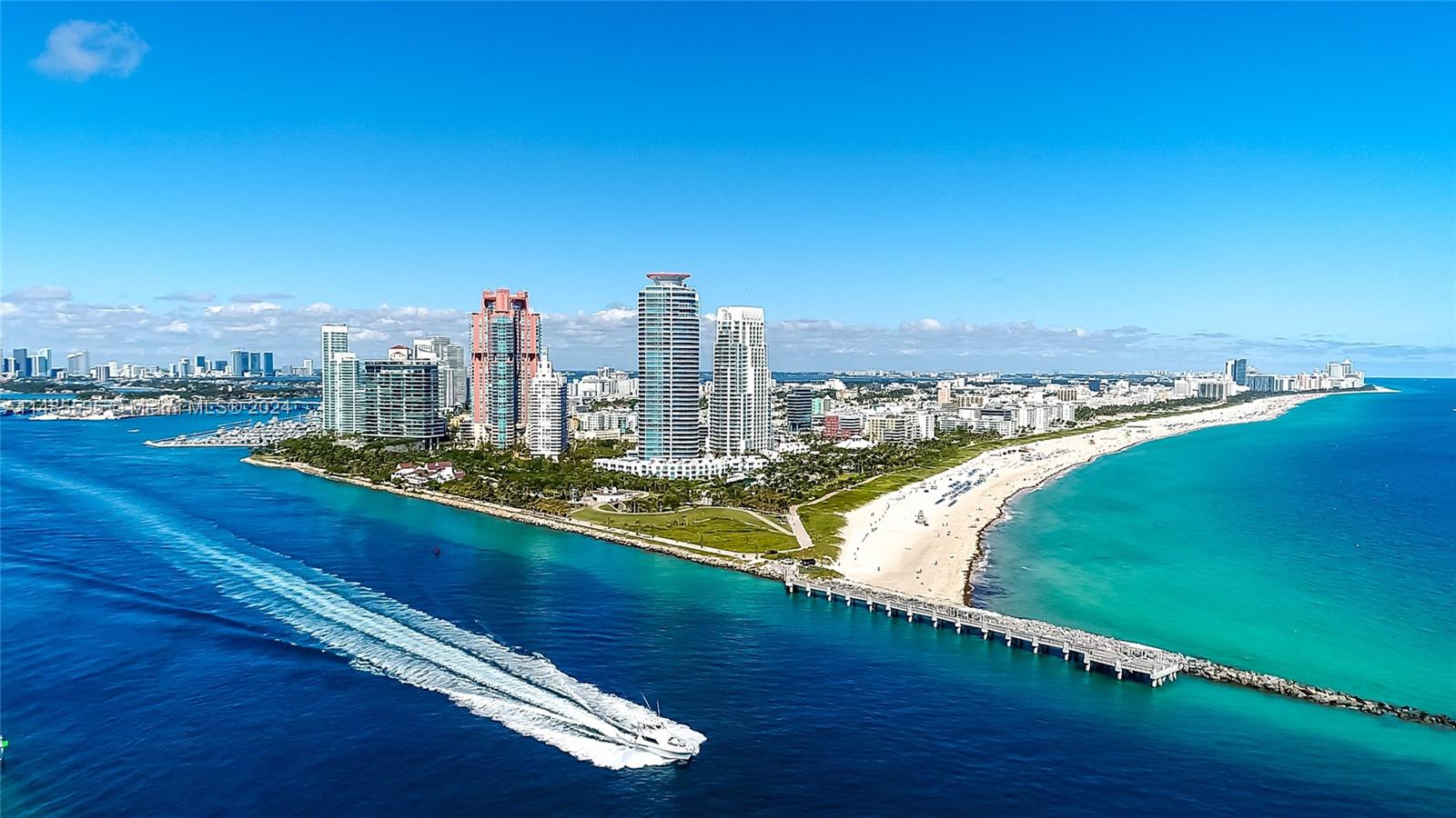 Rental Property at 50 S Pointe Dr Loft5, Miami Beach, Miami-Dade County, Florida - Bedrooms: 3 
Bathrooms: 4  - $25,000 MO.