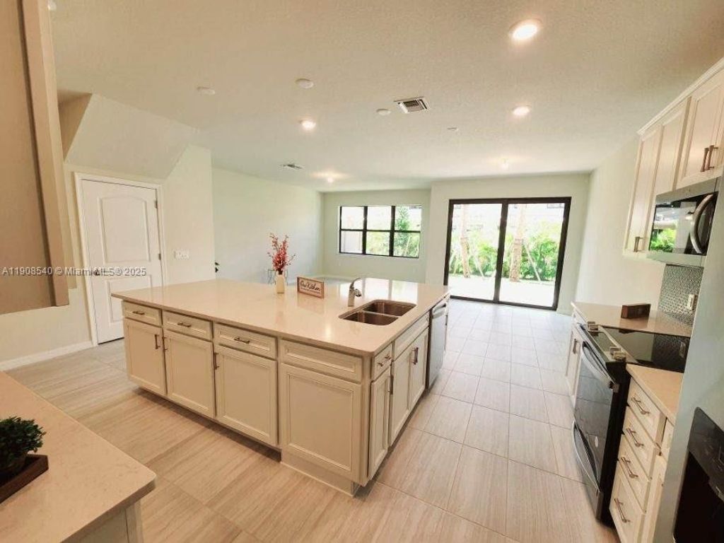 Photo of 8189 Cinch Way #8189, Lake Worth, FL 33467 (MLS # A11908540)