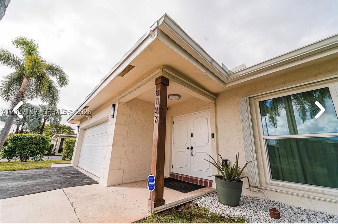 8107 NW 74th Ave