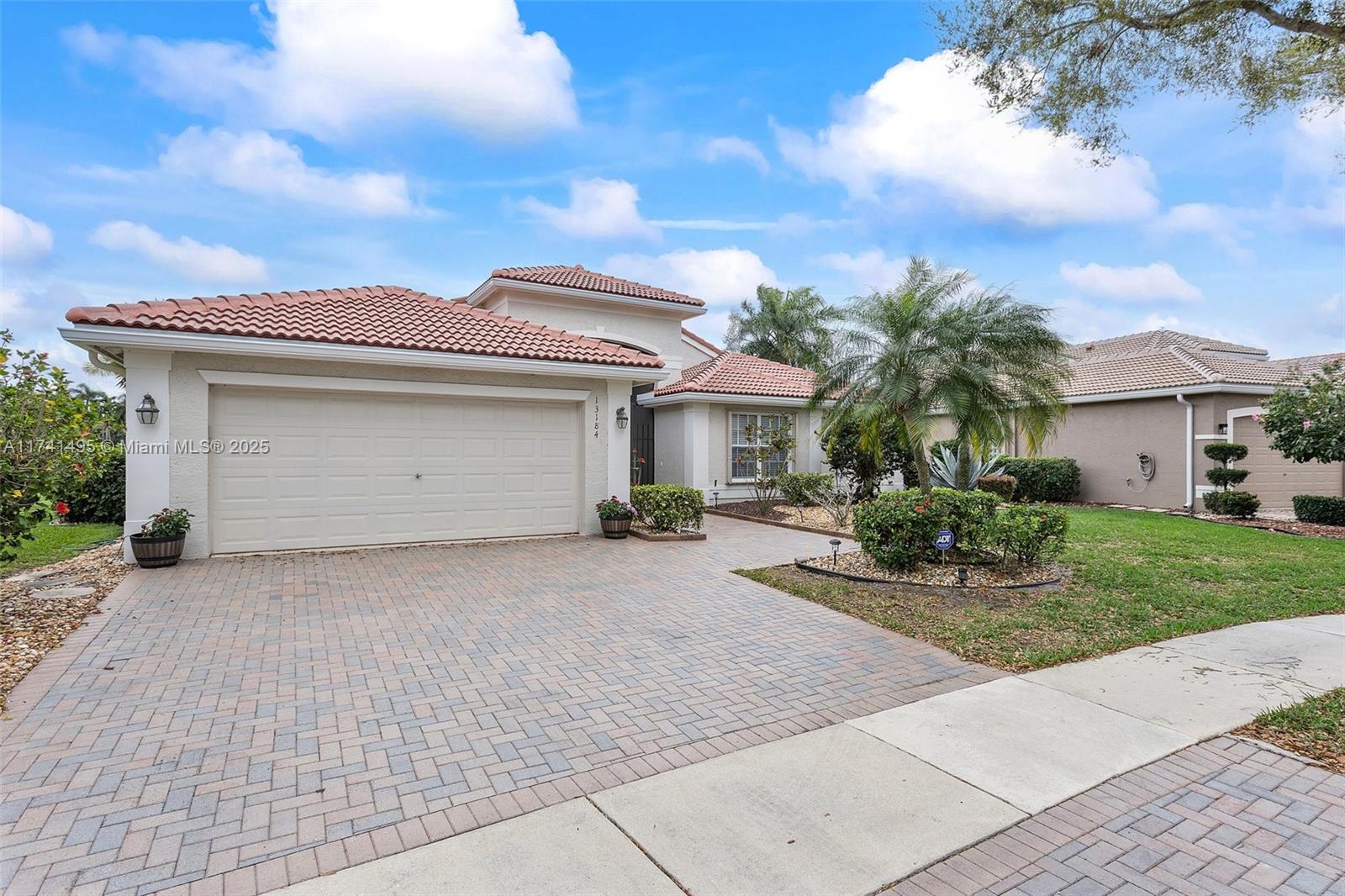 13184 Alhambra Lake Cir
