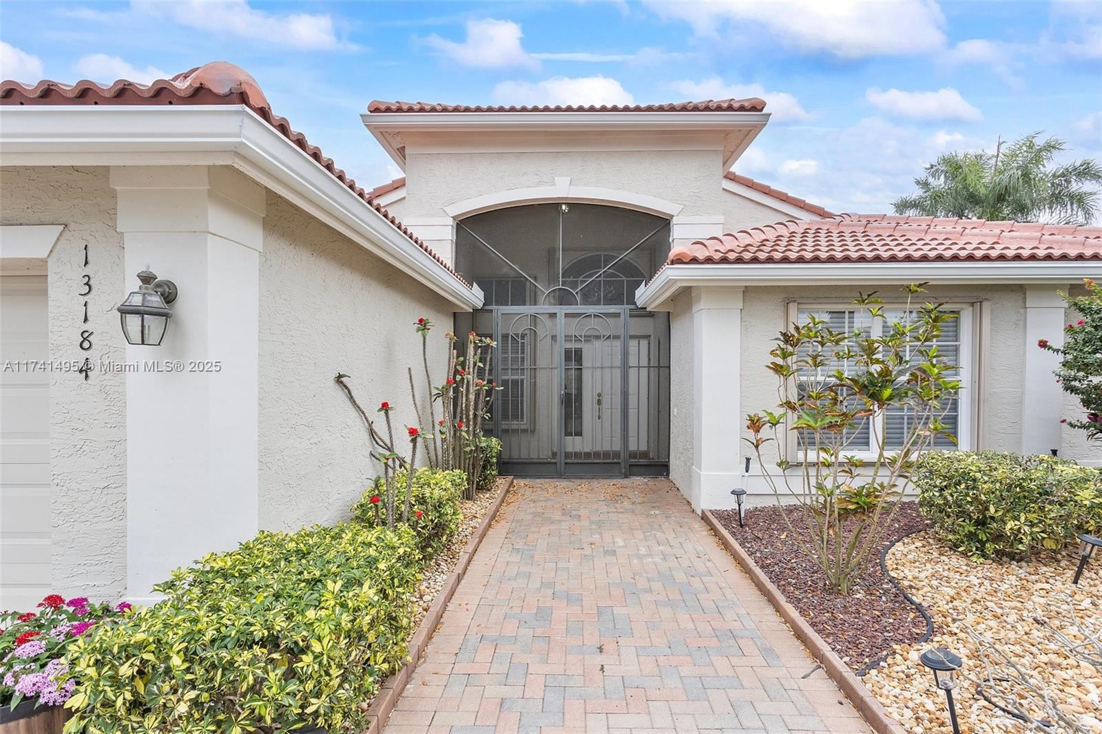 13184 Alhambra Lake Cir