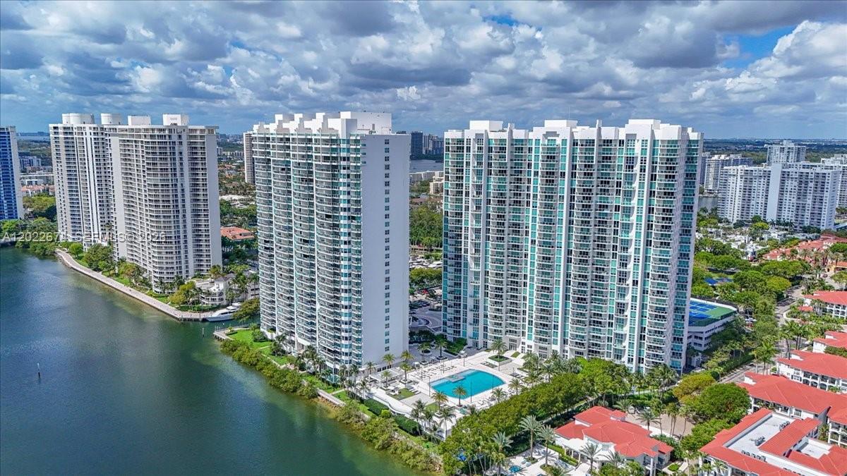 THE PENINSULA II CONDO - Residential