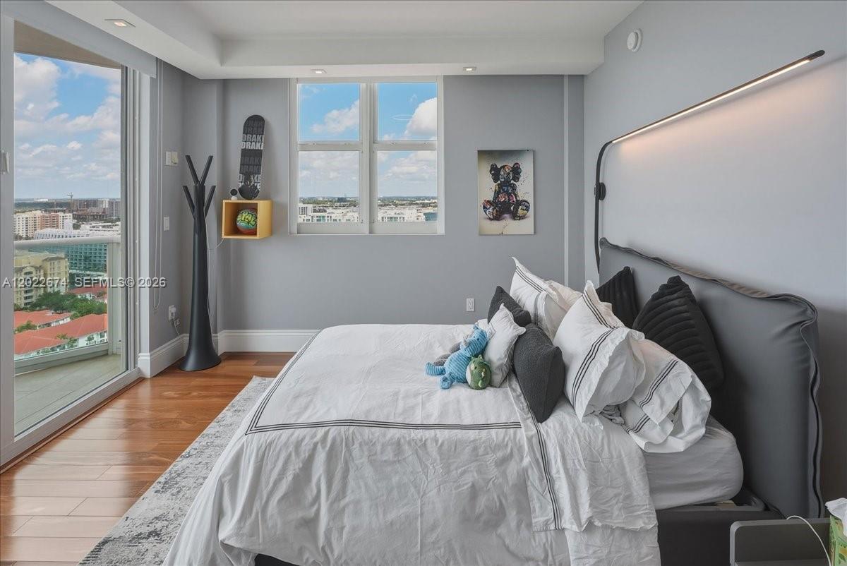 THE PENINSULA II CONDO - Residential