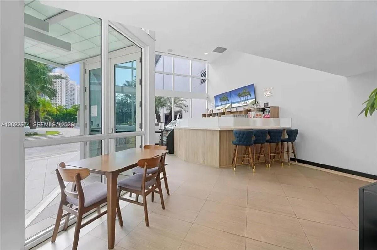THE PENINSULA II CONDO - Residential