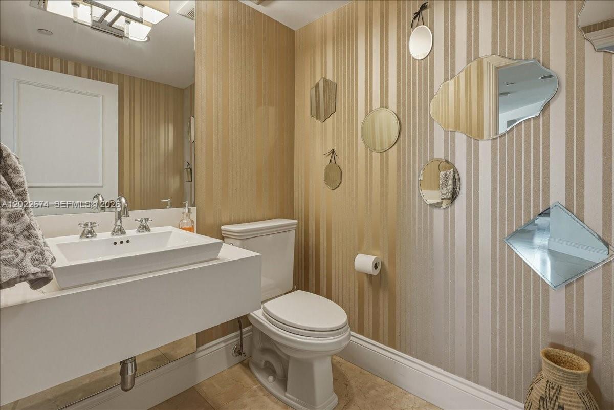 THE PENINSULA II CONDO - Residential