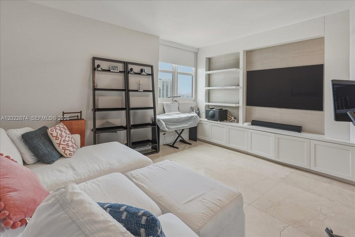 THE PENINSULA II CONDO - Residential