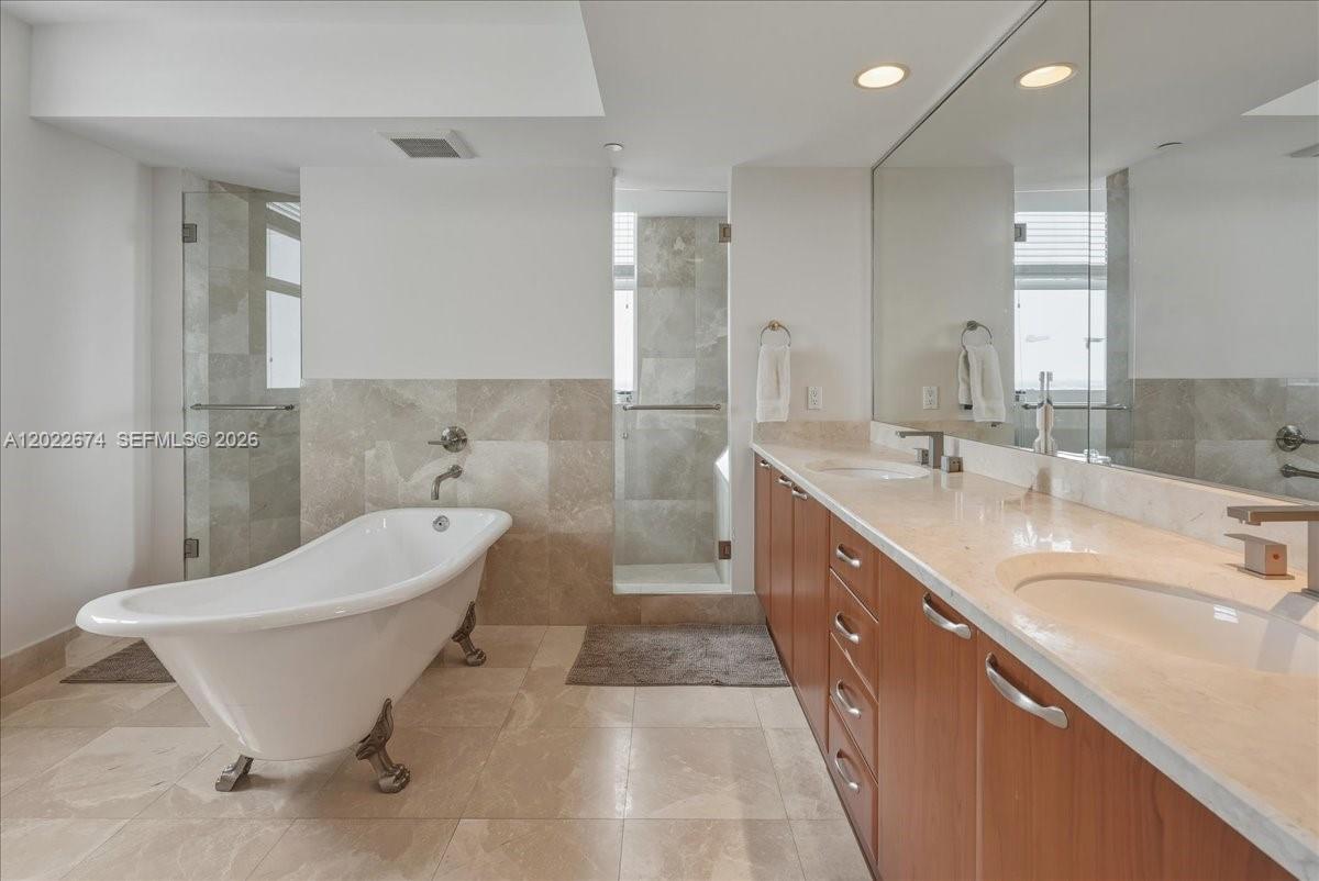 THE PENINSULA II CONDO - Residential