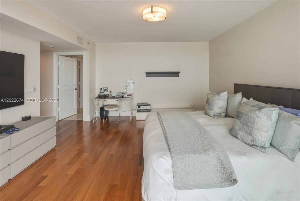 THE PENINSULA II CONDO - Residential