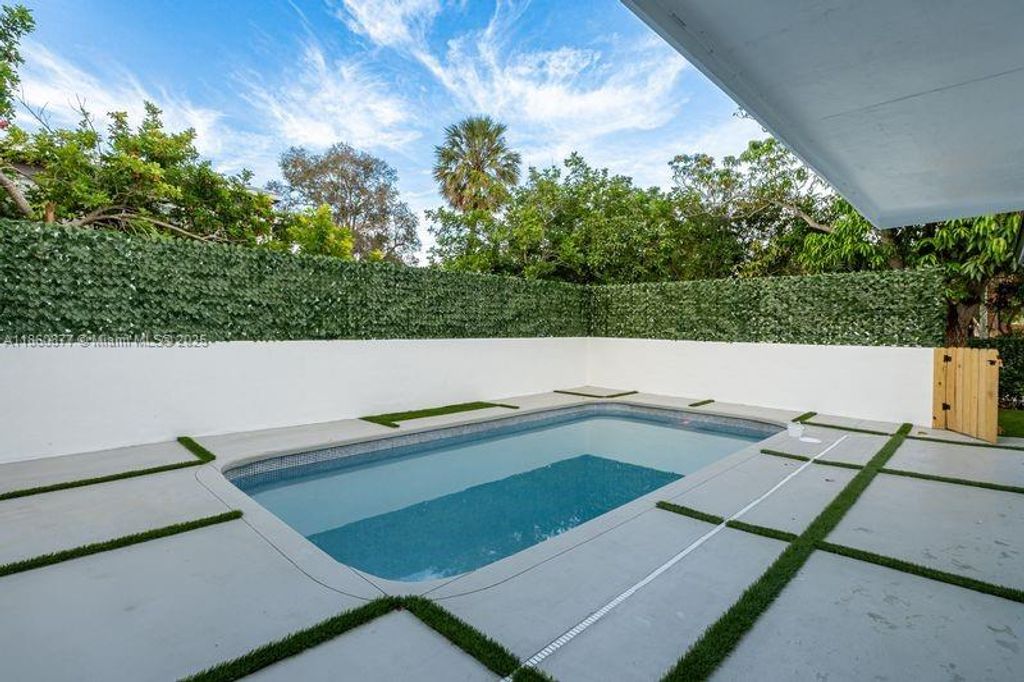 Photo of 2741 SW 2nd Ct, Fort Lauderdale, FL 33312 (MLS # A11860877)