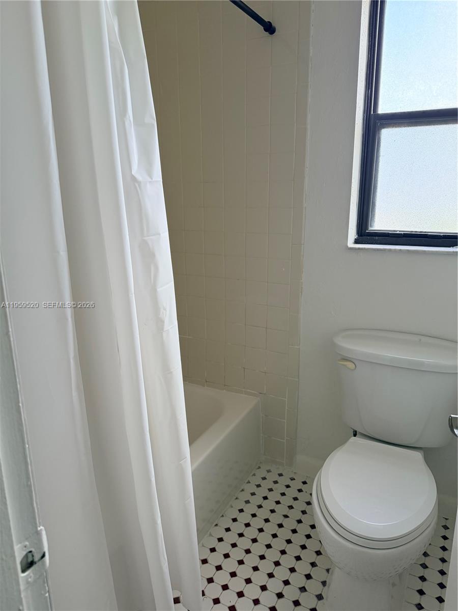 SANTA MARGARITA TOWNHOUSE - Residential Lease