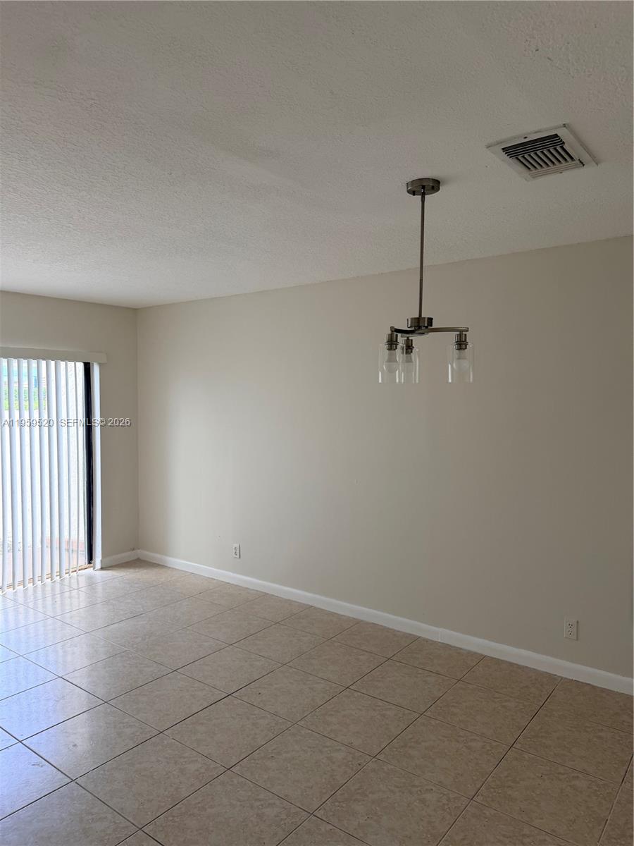 SANTA MARGARITA TOWNHOUSE - Residential Lease