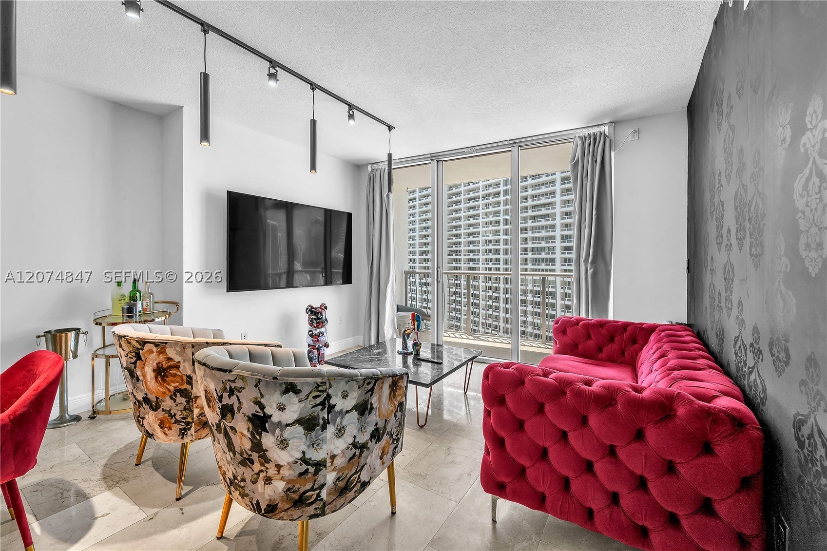 1750 Bayshore Drive 2004