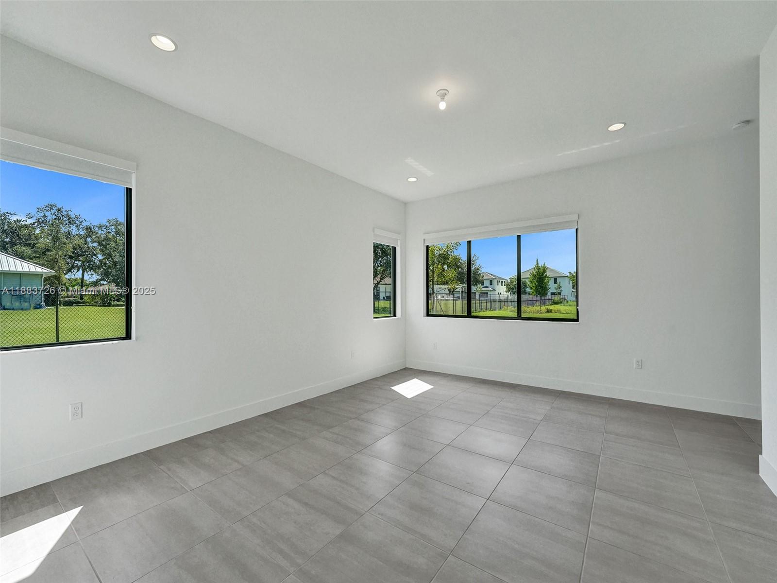 KINGFISHER RESERVE - Residential Lease