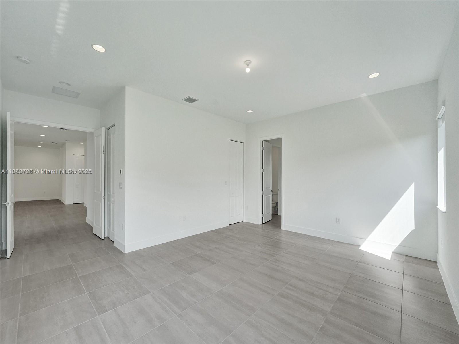 KINGFISHER RESERVE - Residential Lease