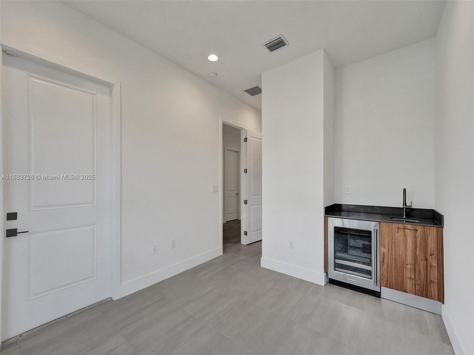 KINGFISHER RESERVE - Residential Lease
