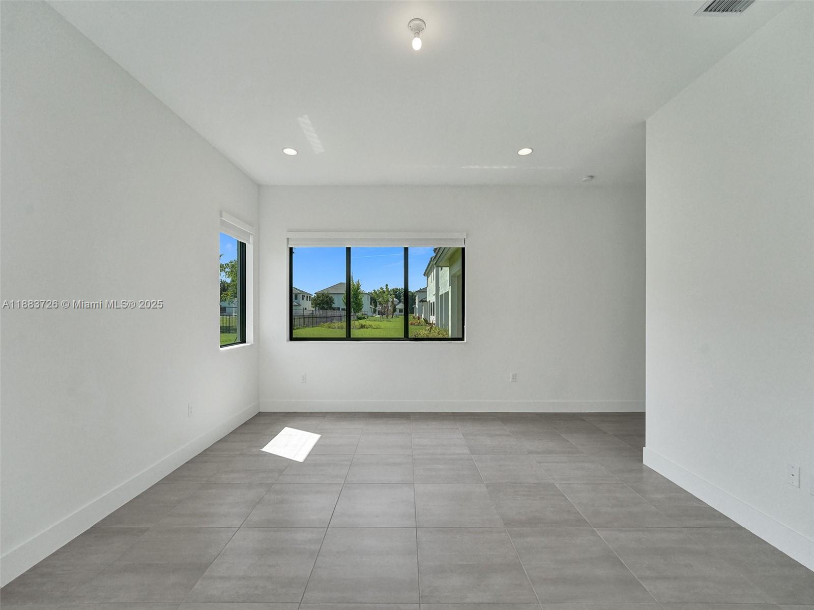 KINGFISHER RESERVE - Residential Lease
