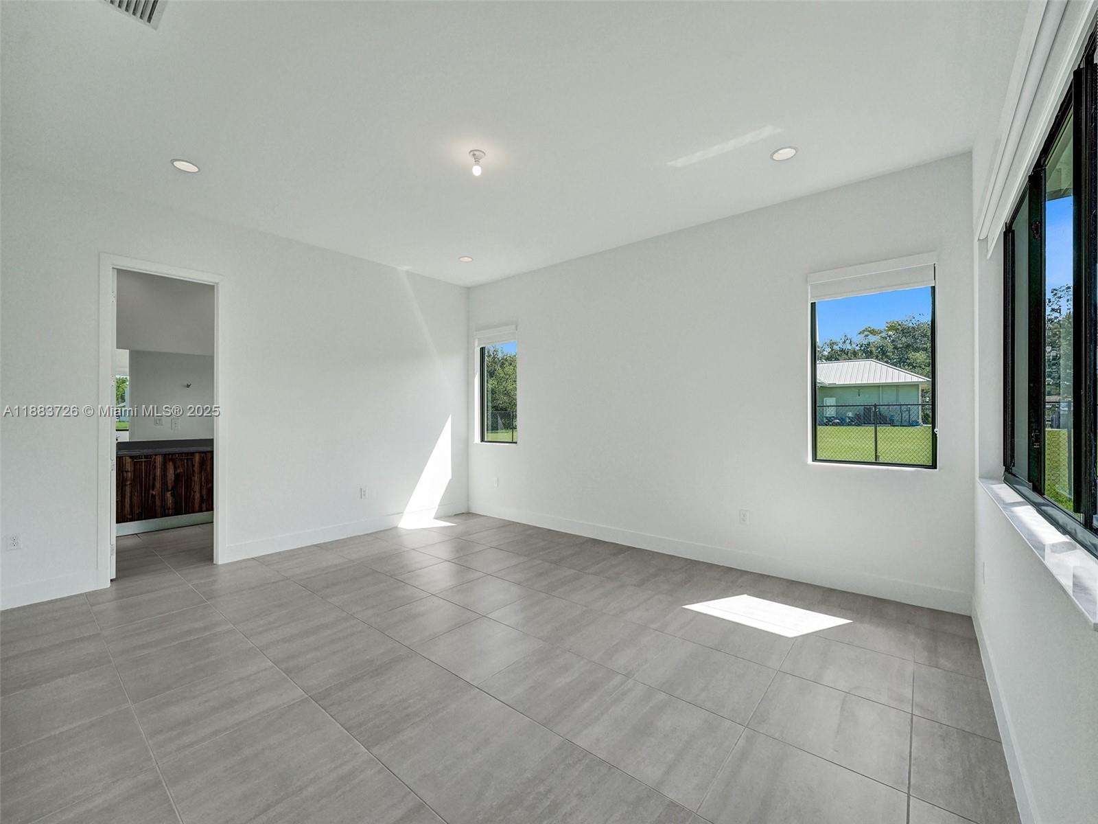 KINGFISHER RESERVE - Residential Lease