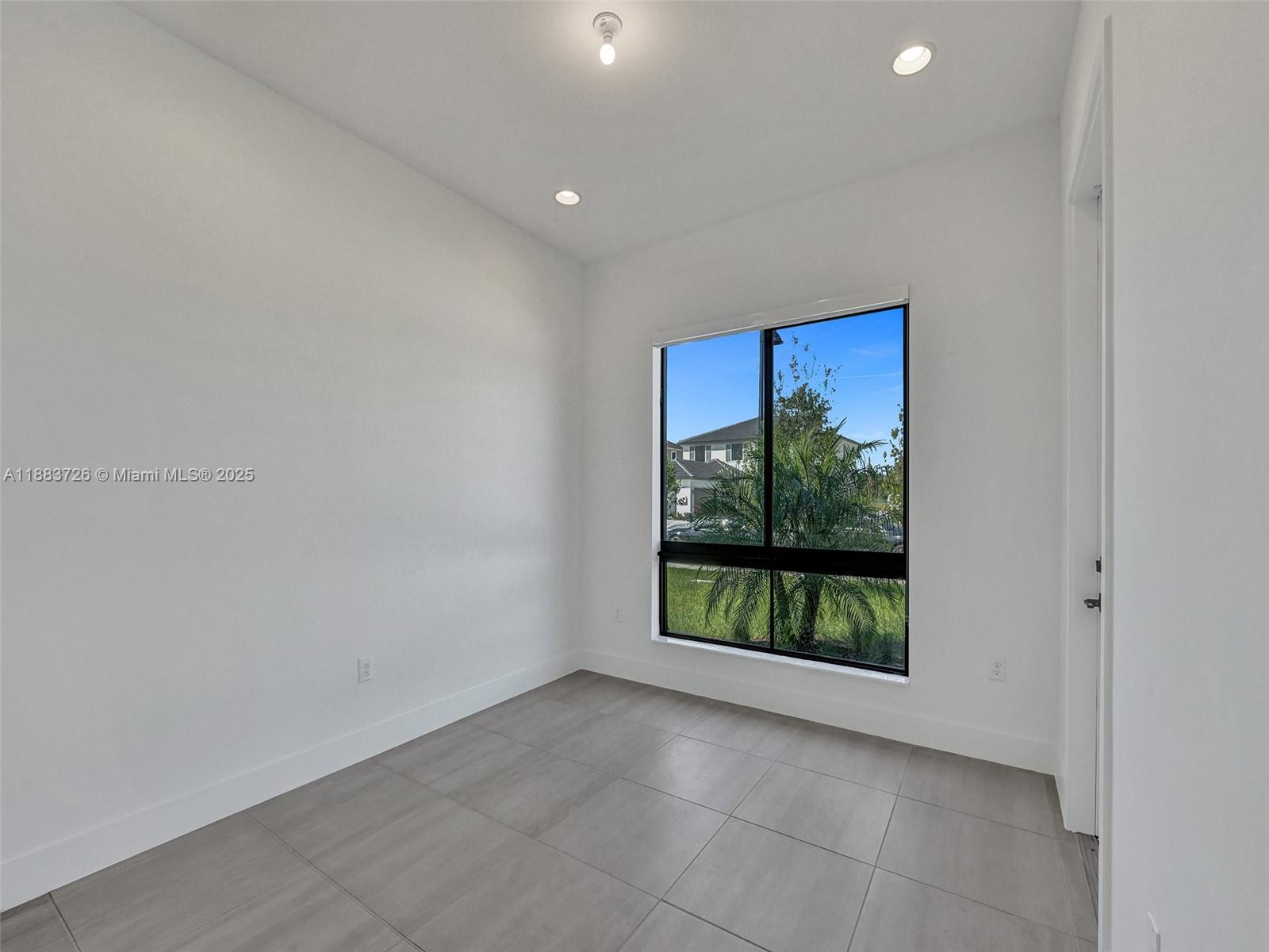 KINGFISHER RESERVE - Residential Lease
