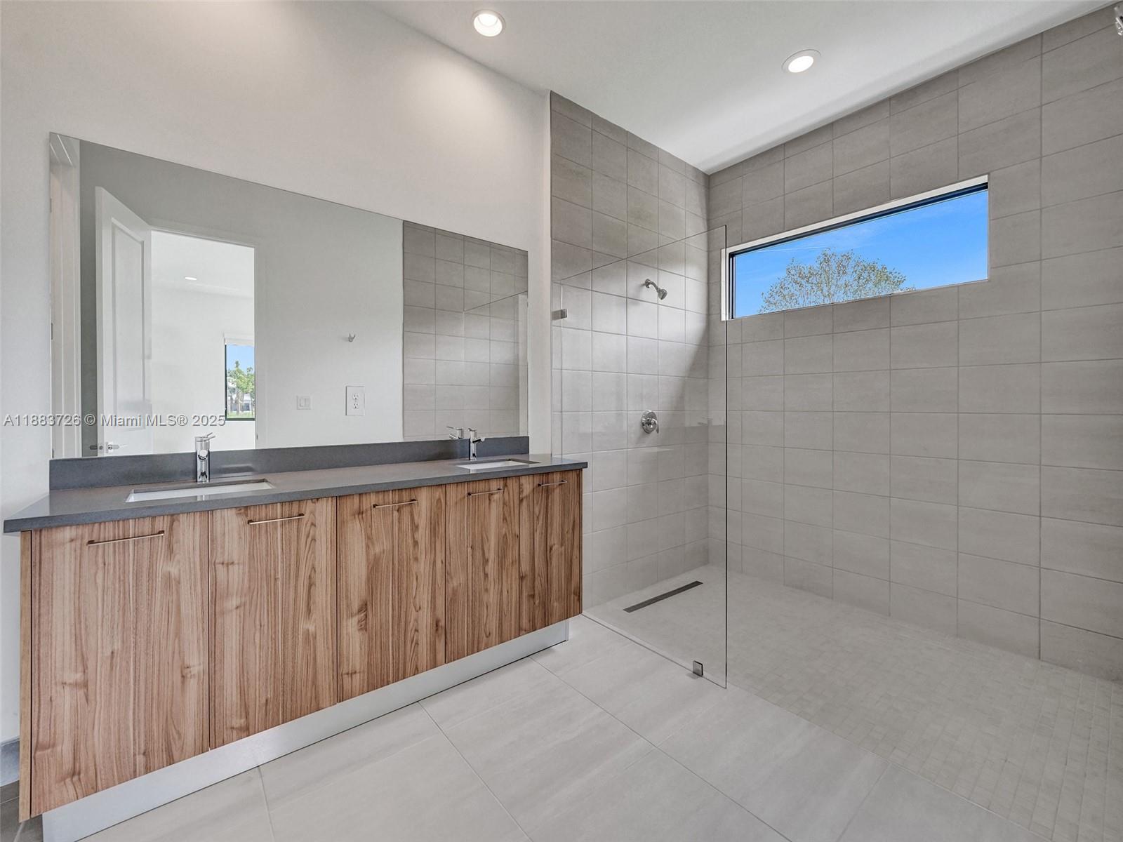 KINGFISHER RESERVE - Residential Lease