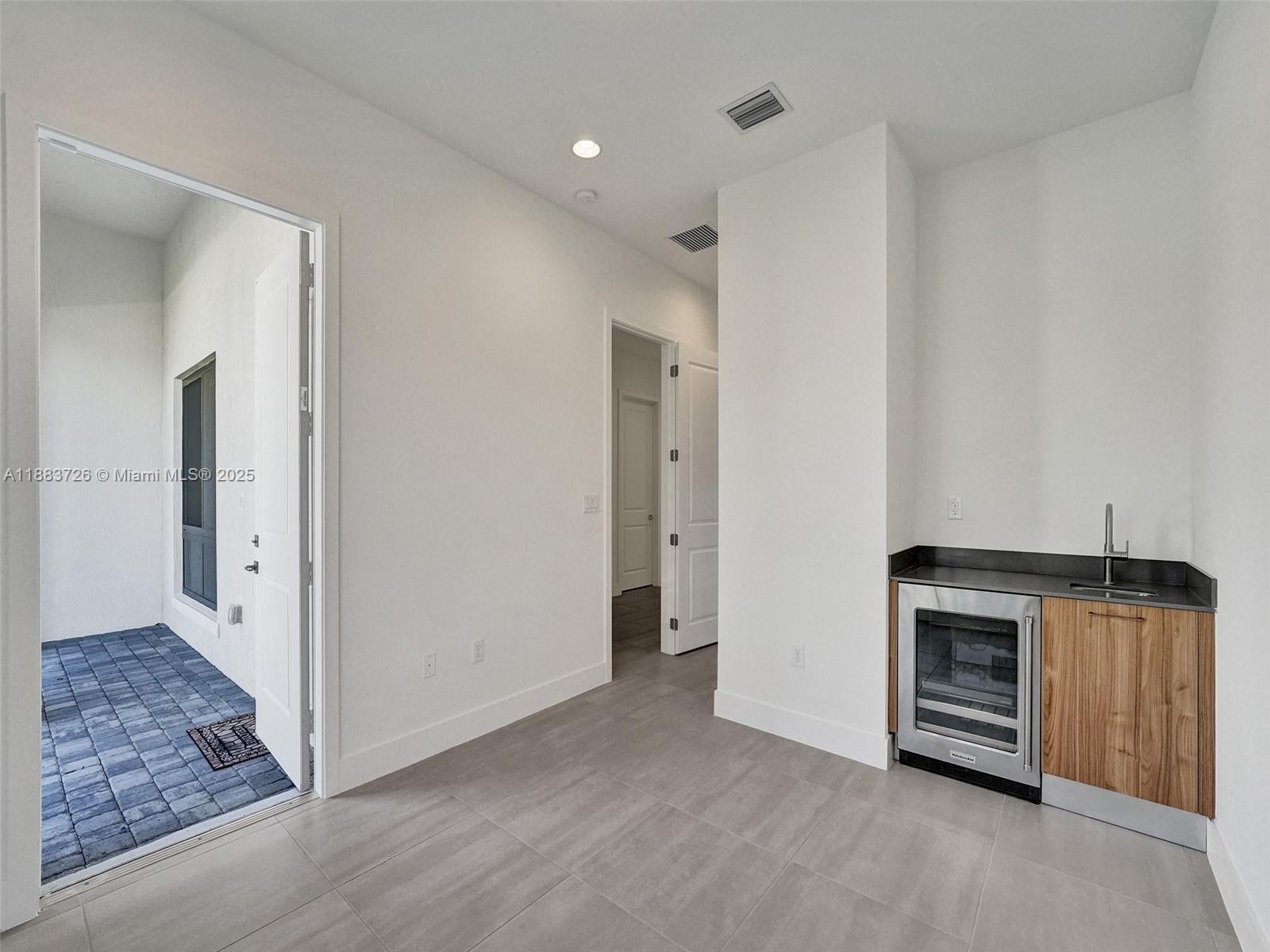 KINGFISHER RESERVE - Residential Lease