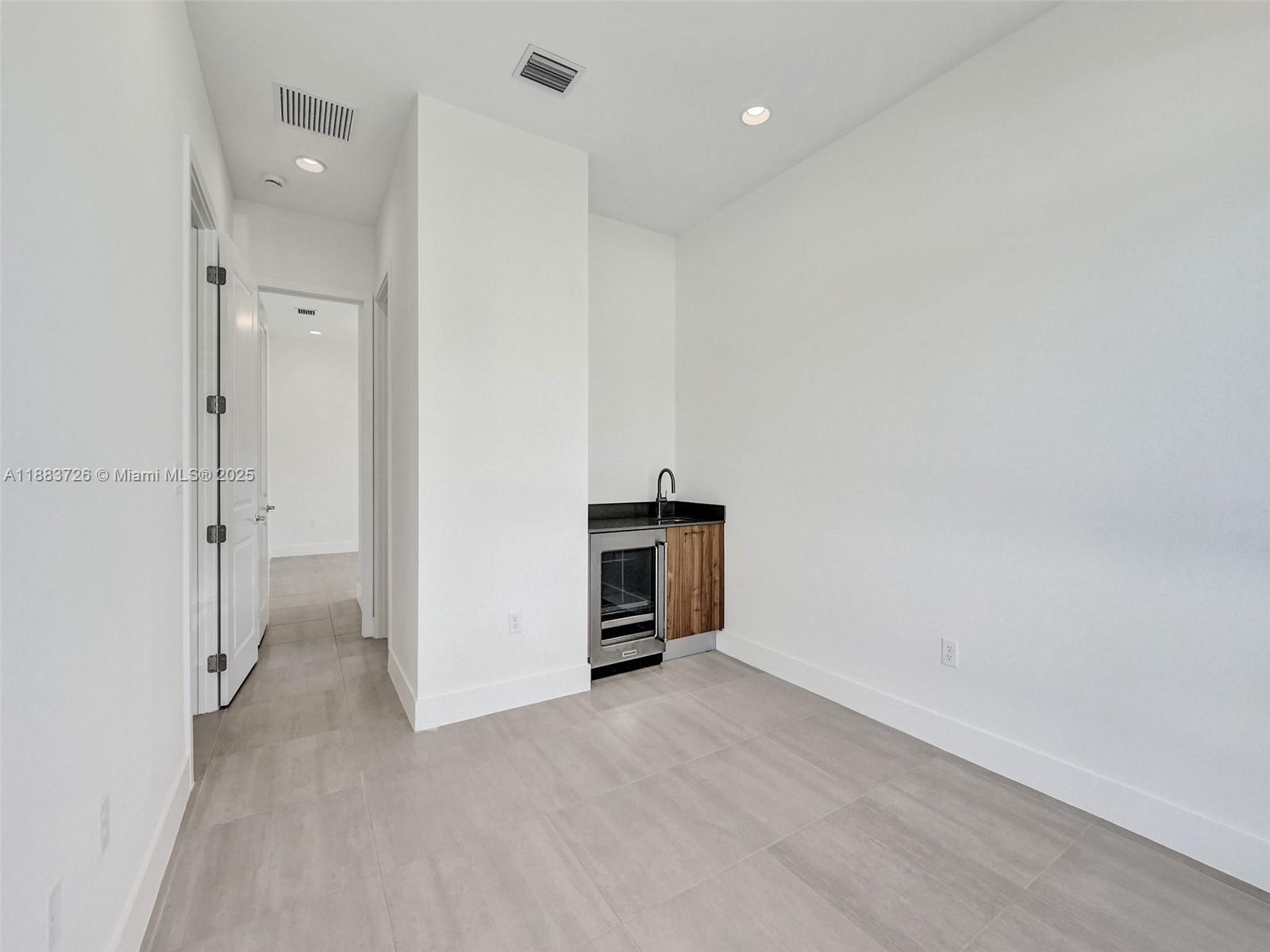 KINGFISHER RESERVE - Residential Lease