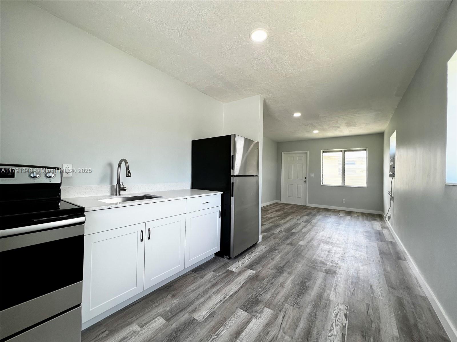 Rental Property at 529 Nw 5th St 7, Hallandale Beach, Broward County, Florida - Bedrooms: 1 
Bathrooms: 1  - $1,325 MO.