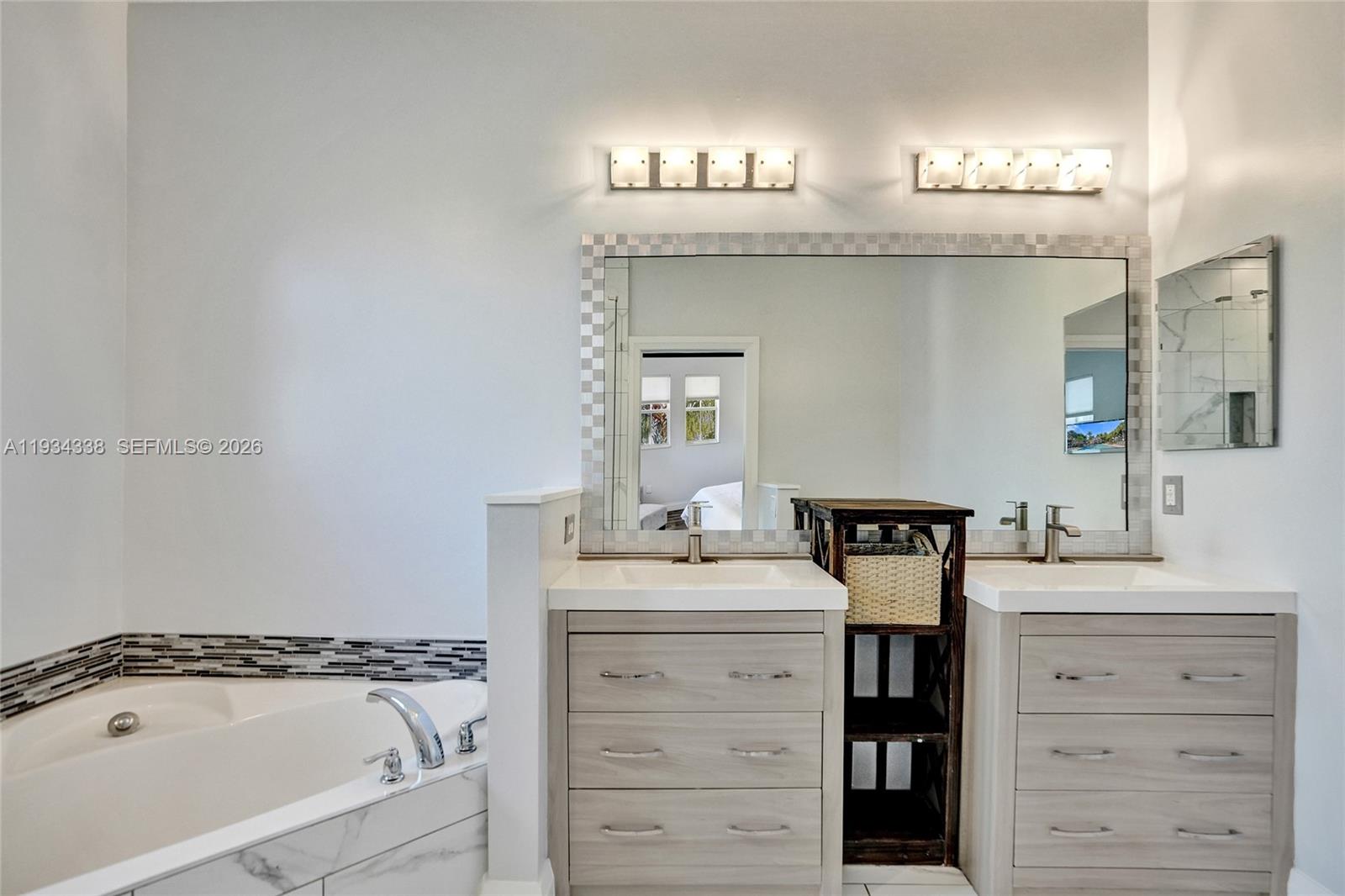 PALOMA LAKES - Residential