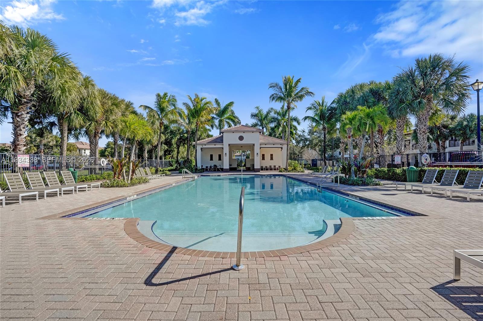 PALOMA LAKES - Residential