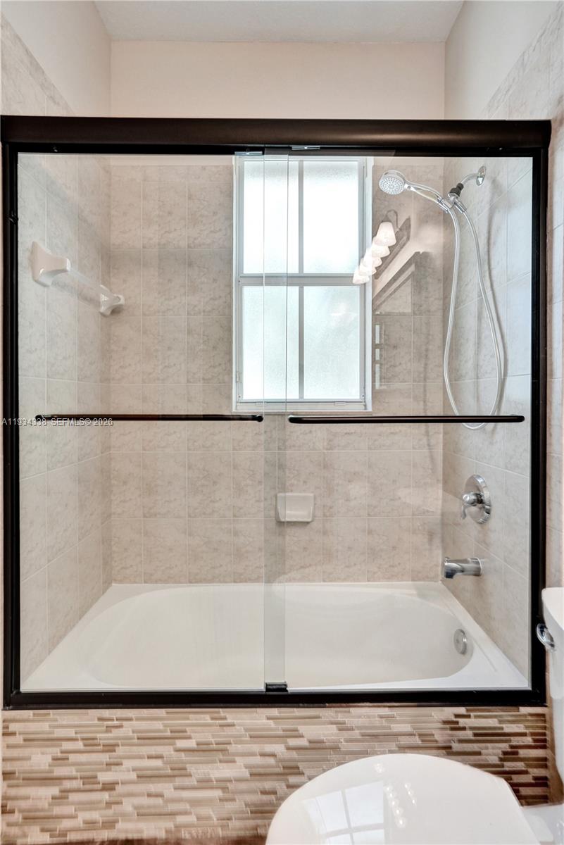 PALOMA LAKES - Residential