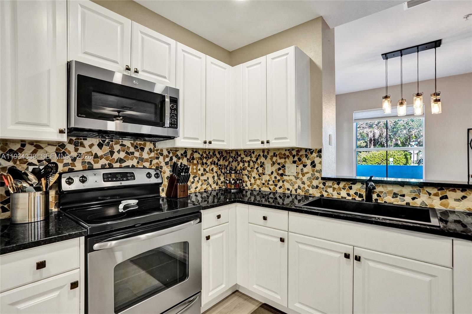 PALOMA LAKES - Residential