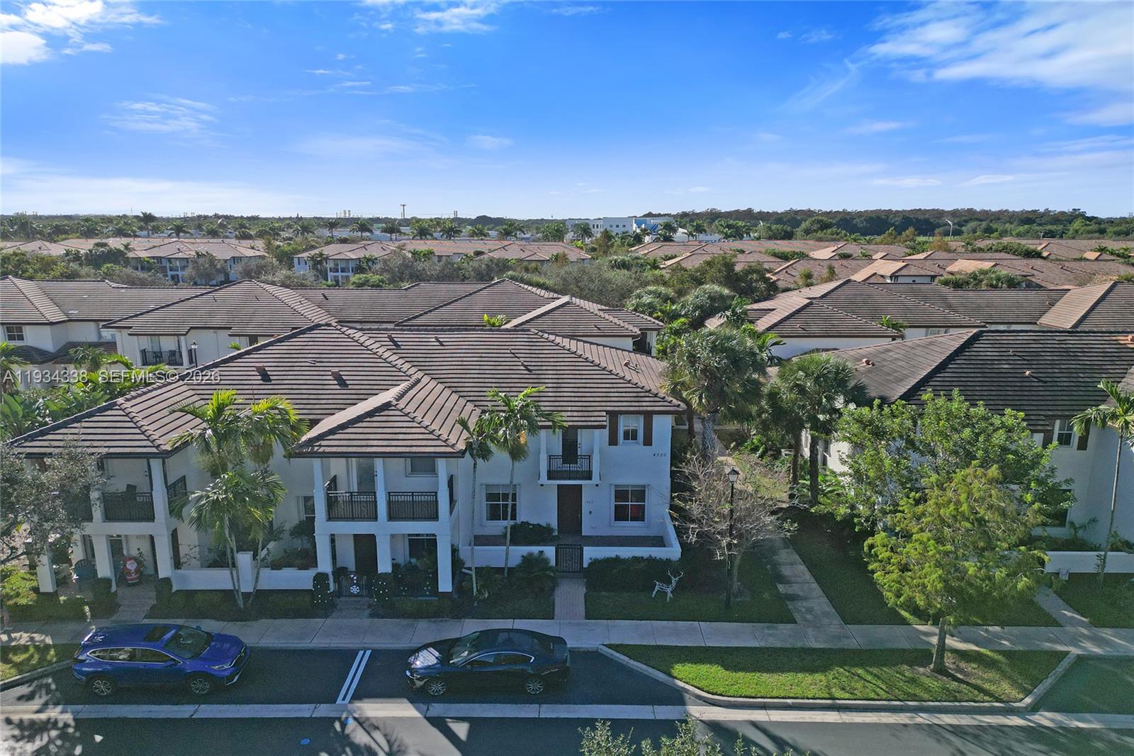 PALOMA LAKES - Residential