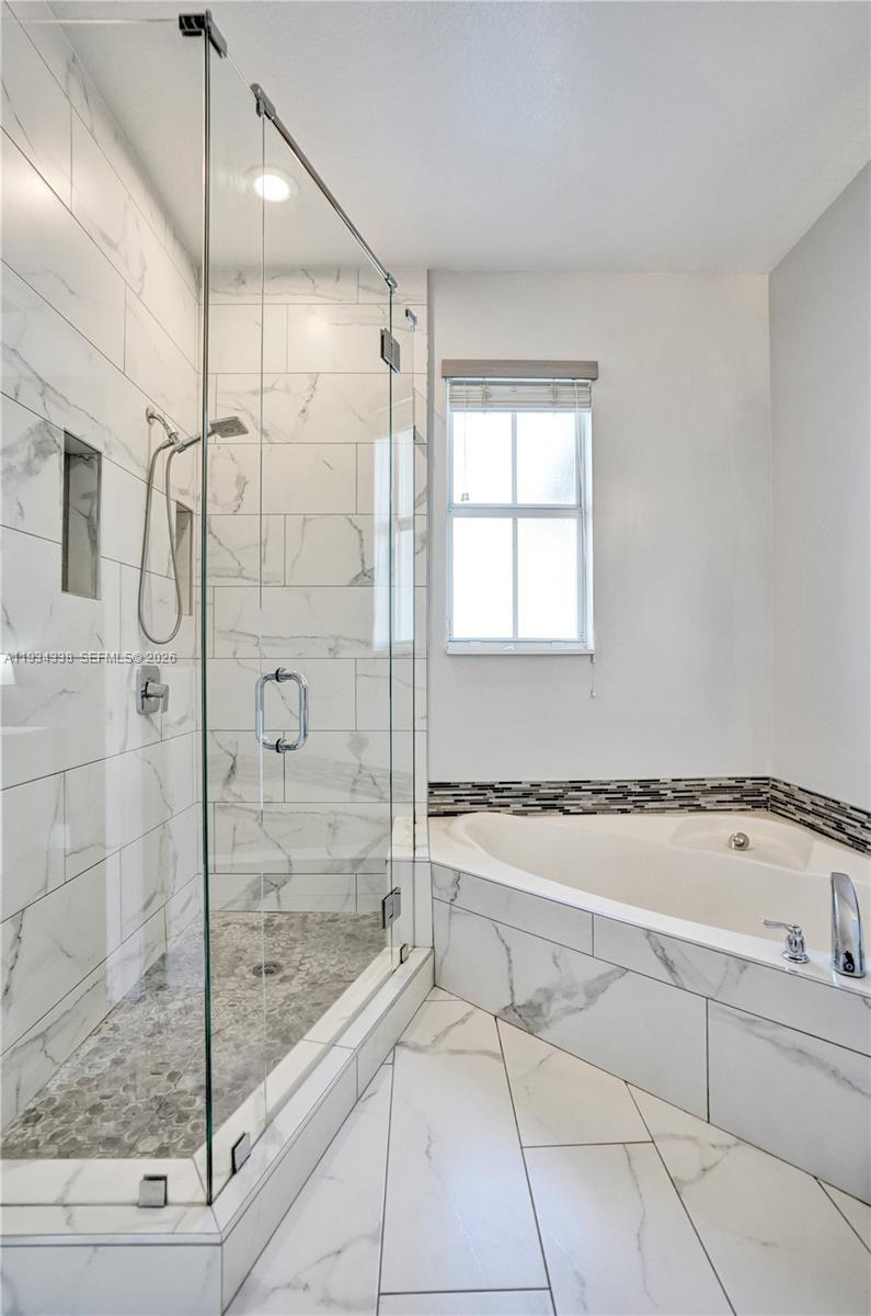 PALOMA LAKES - Residential