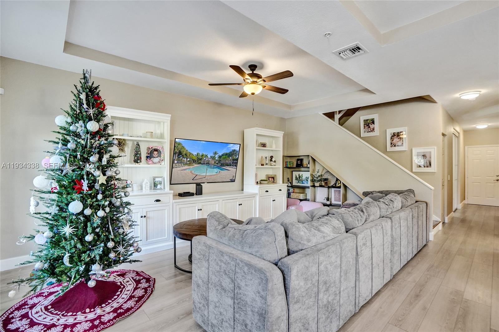 PALOMA LAKES - Residential