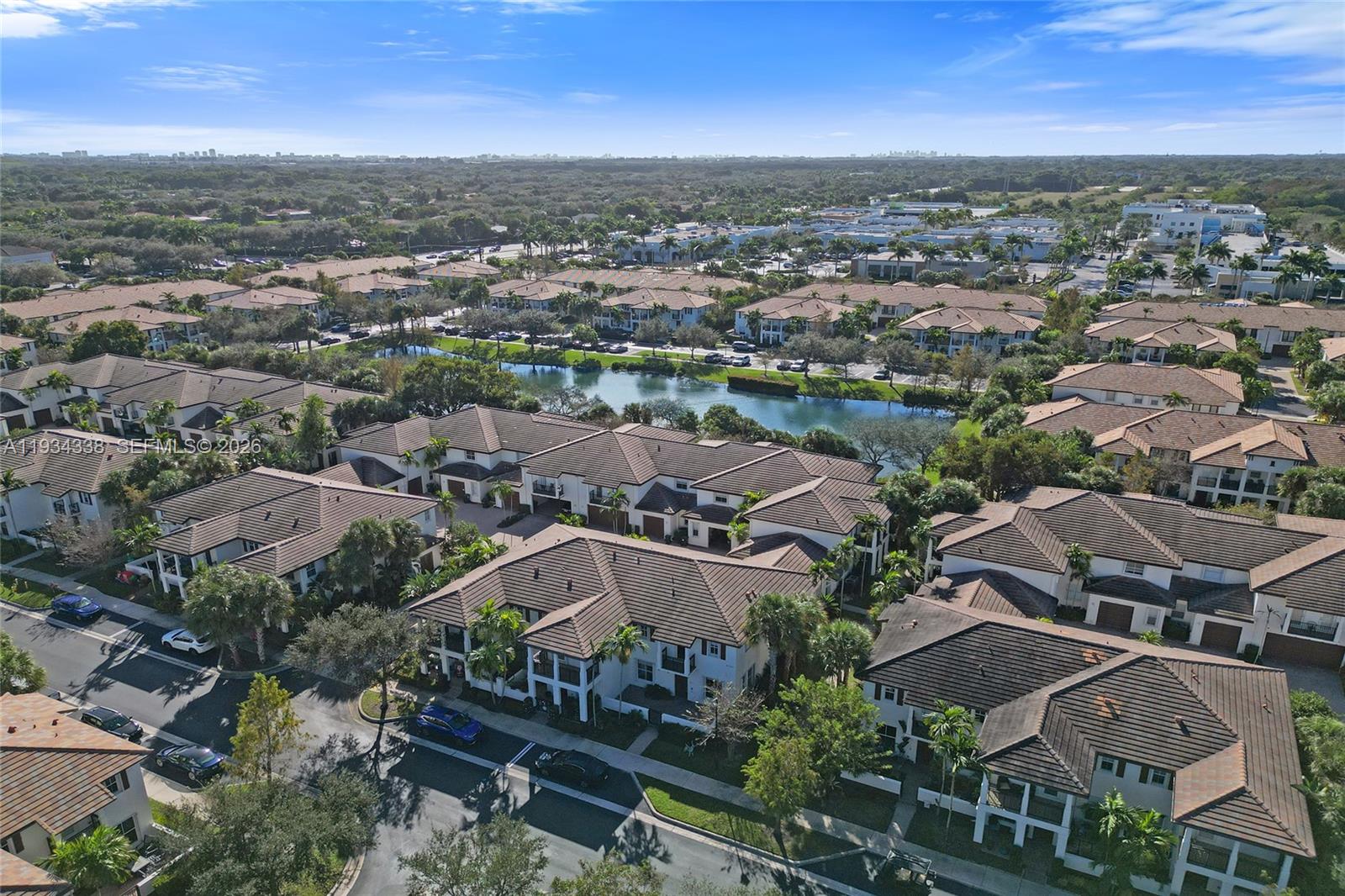 PALOMA LAKES - Residential