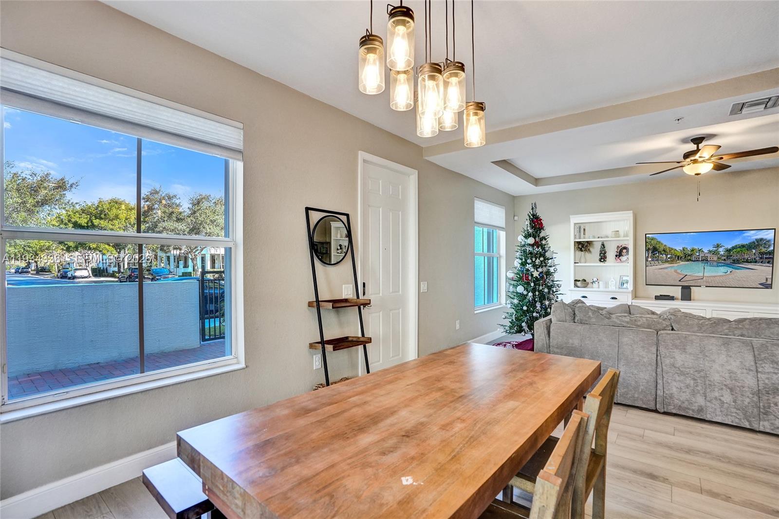 PALOMA LAKES - Residential