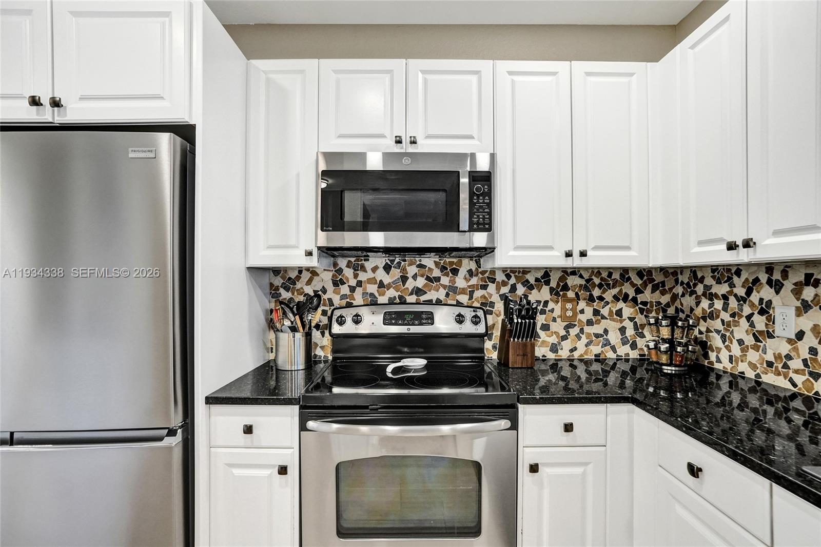 PALOMA LAKES - Residential