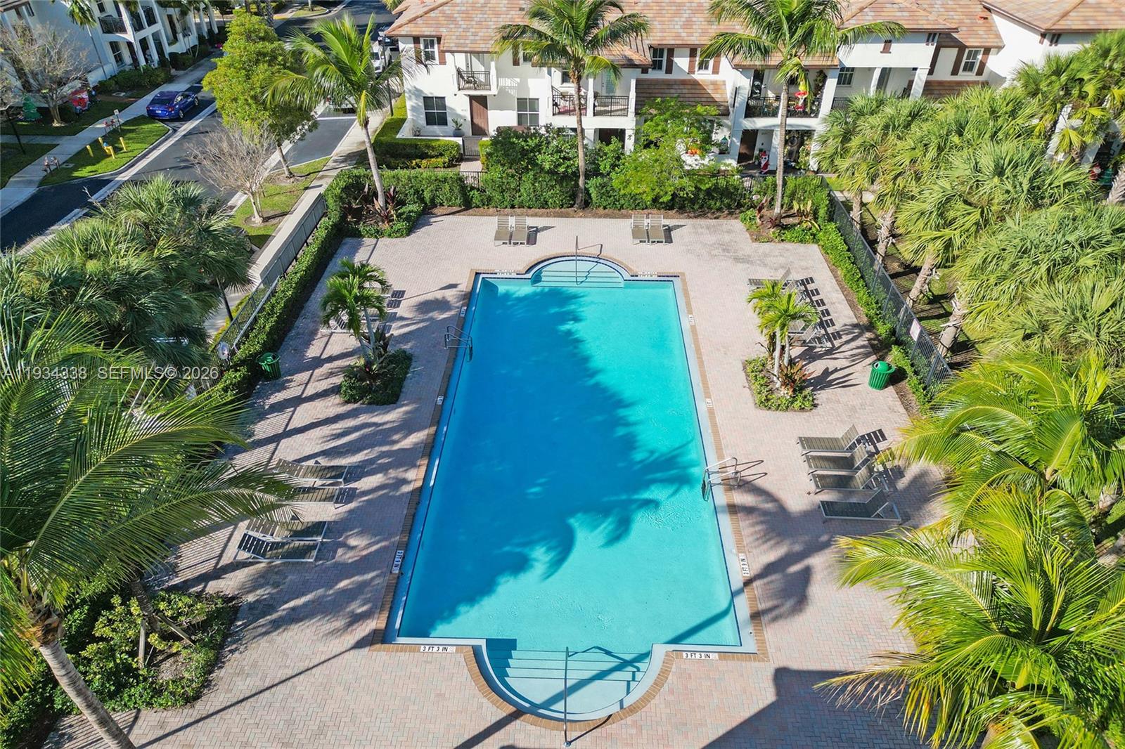 PALOMA LAKES - Residential