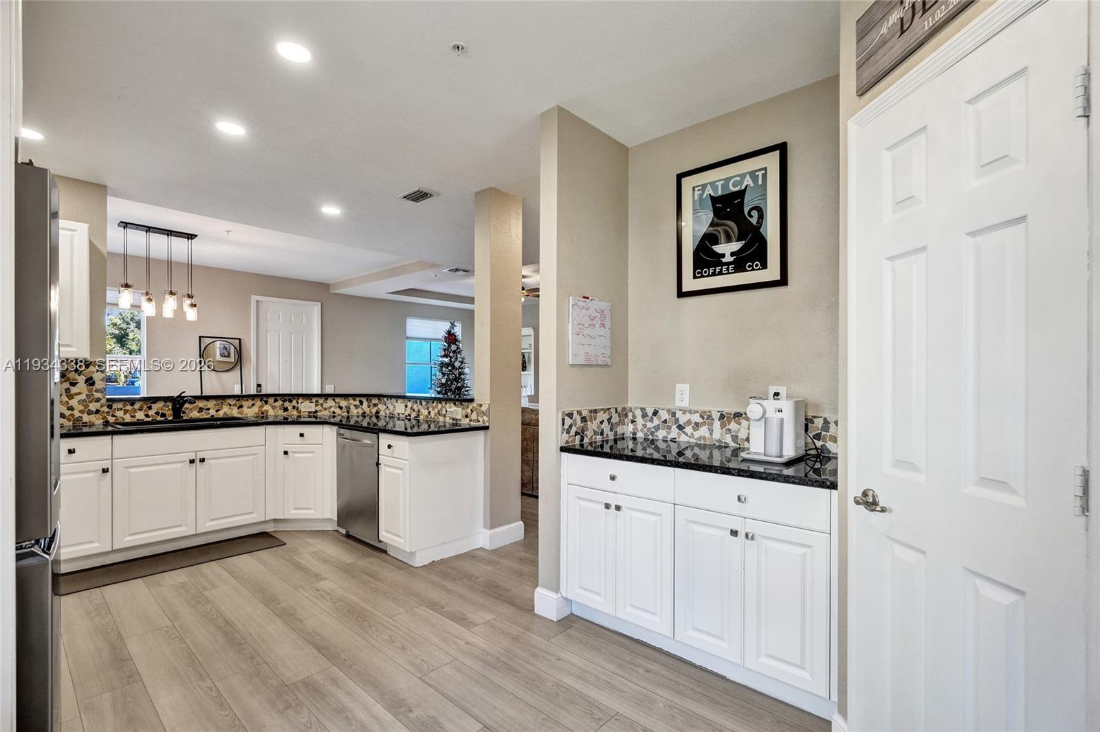 PALOMA LAKES - Residential