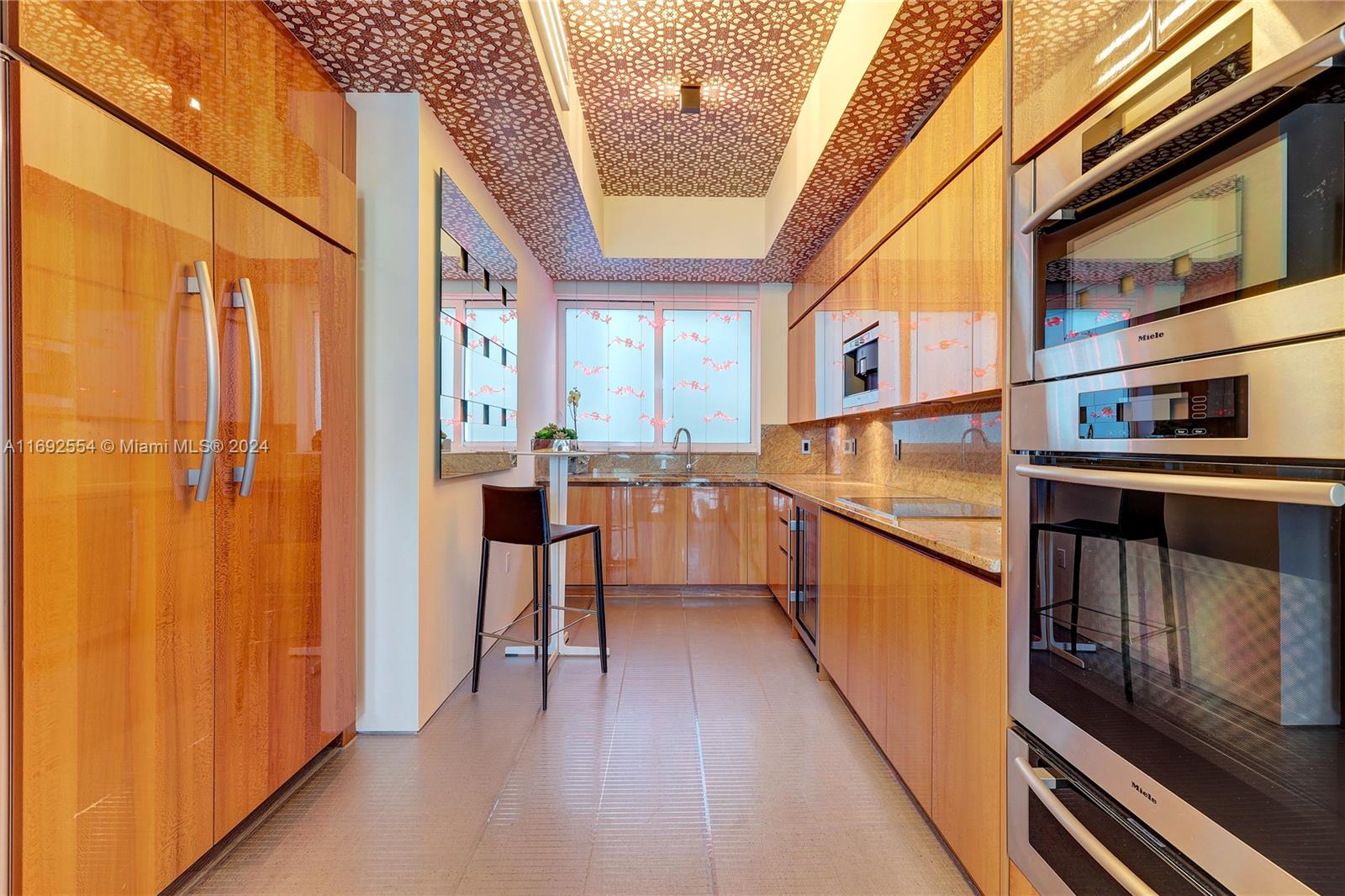 CONTINUUM ON SOUTH BEACH - Residential Lease