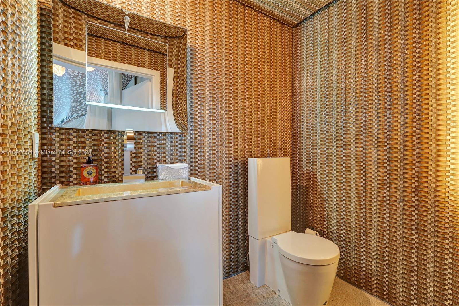 CONTINUUM ON SOUTH BEACH - Residential Lease