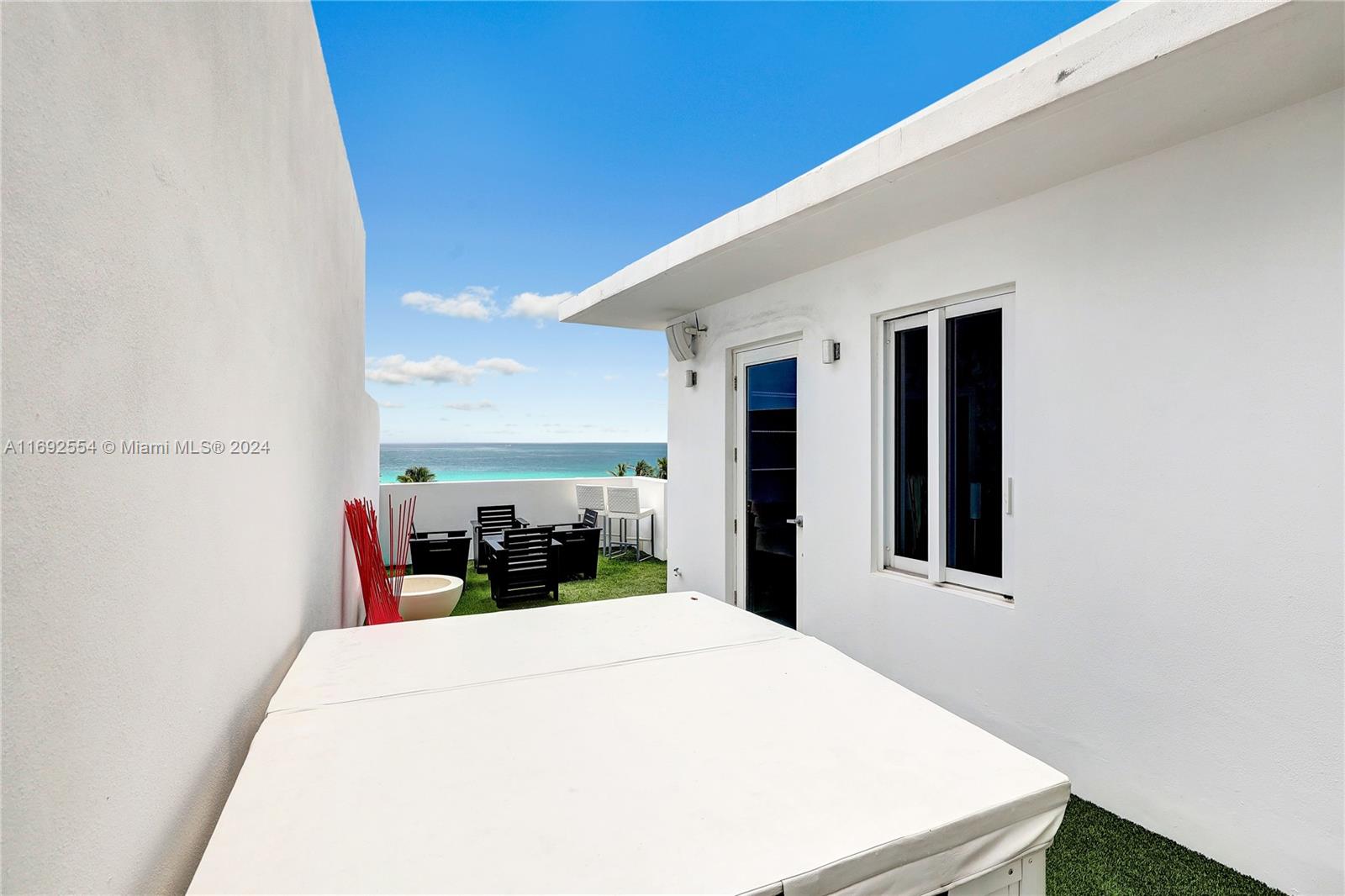 CONTINUUM ON SOUTH BEACH - Residential Lease