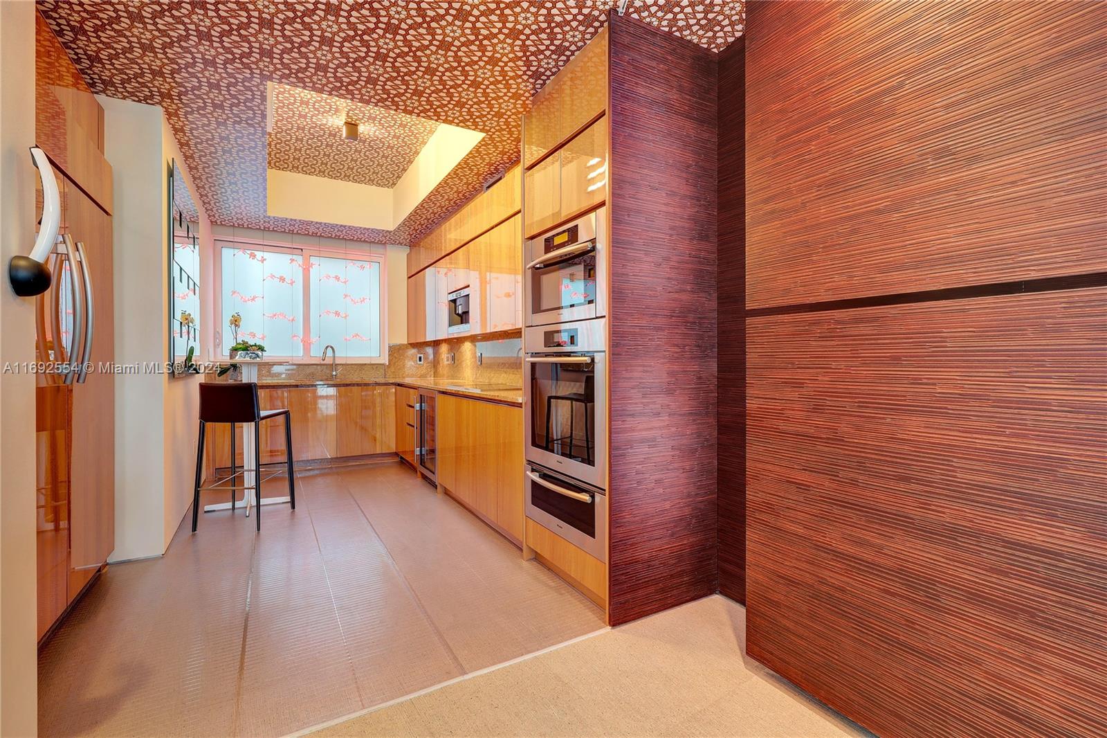 CONTINUUM ON SOUTH BEACH - Residential Lease