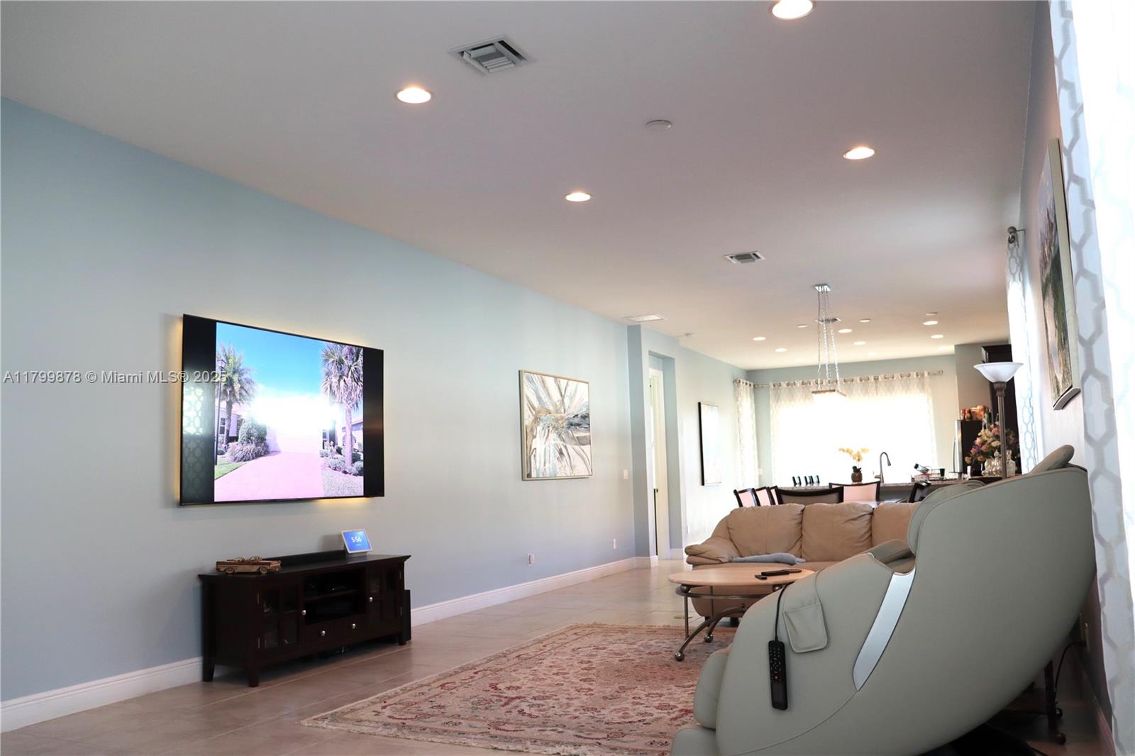 20028 SW Caserta Way, Port St. Lucie, FL, 34986/$474,000 3 20028 SW Caserta Way