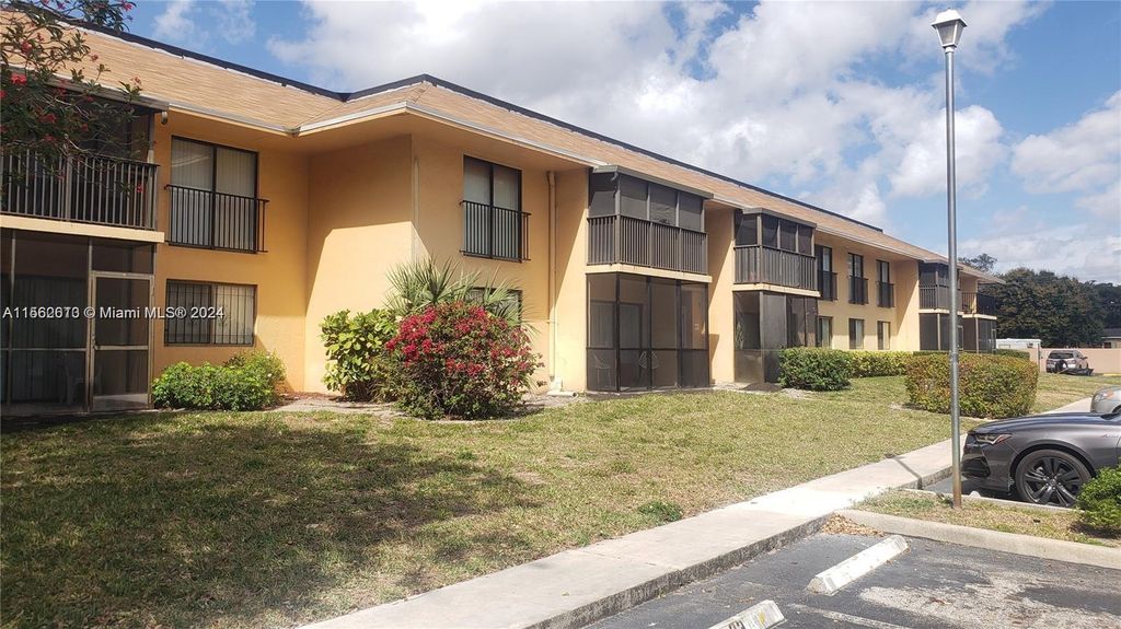 Photo of 5821 Washington St #25, Hollywood, FL 33023 (MLS # A11562613)