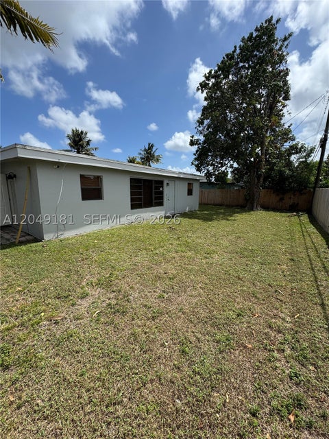 Photo of 649 W Evanston Cir, Fort Lauderdale, FL 33312 (MLS # A12049181)