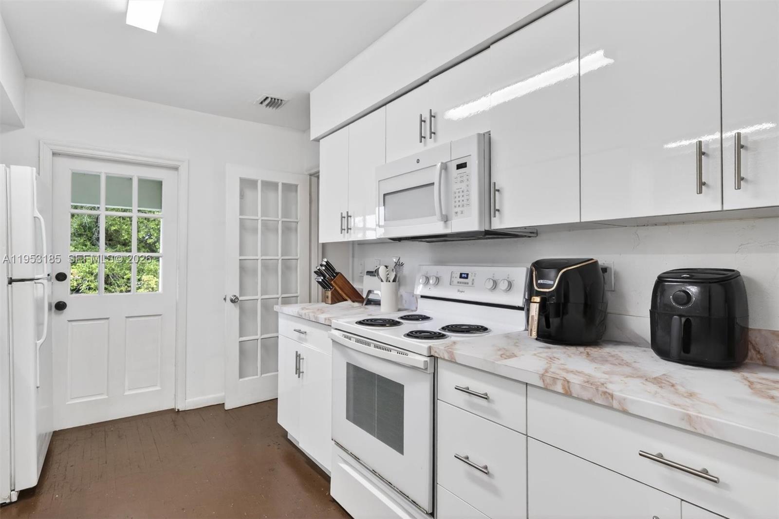 CORAL GABLES RIVIERA SEC - Residential Income