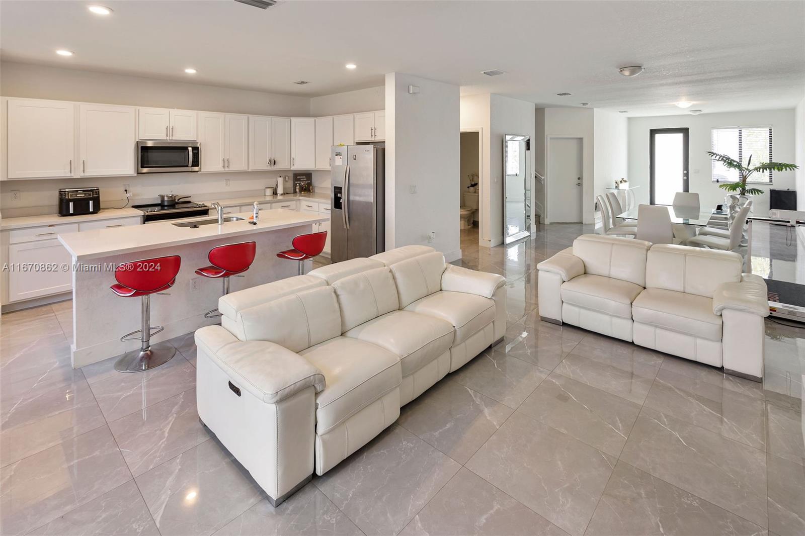 DEVCO VILLAS - Residential Lease