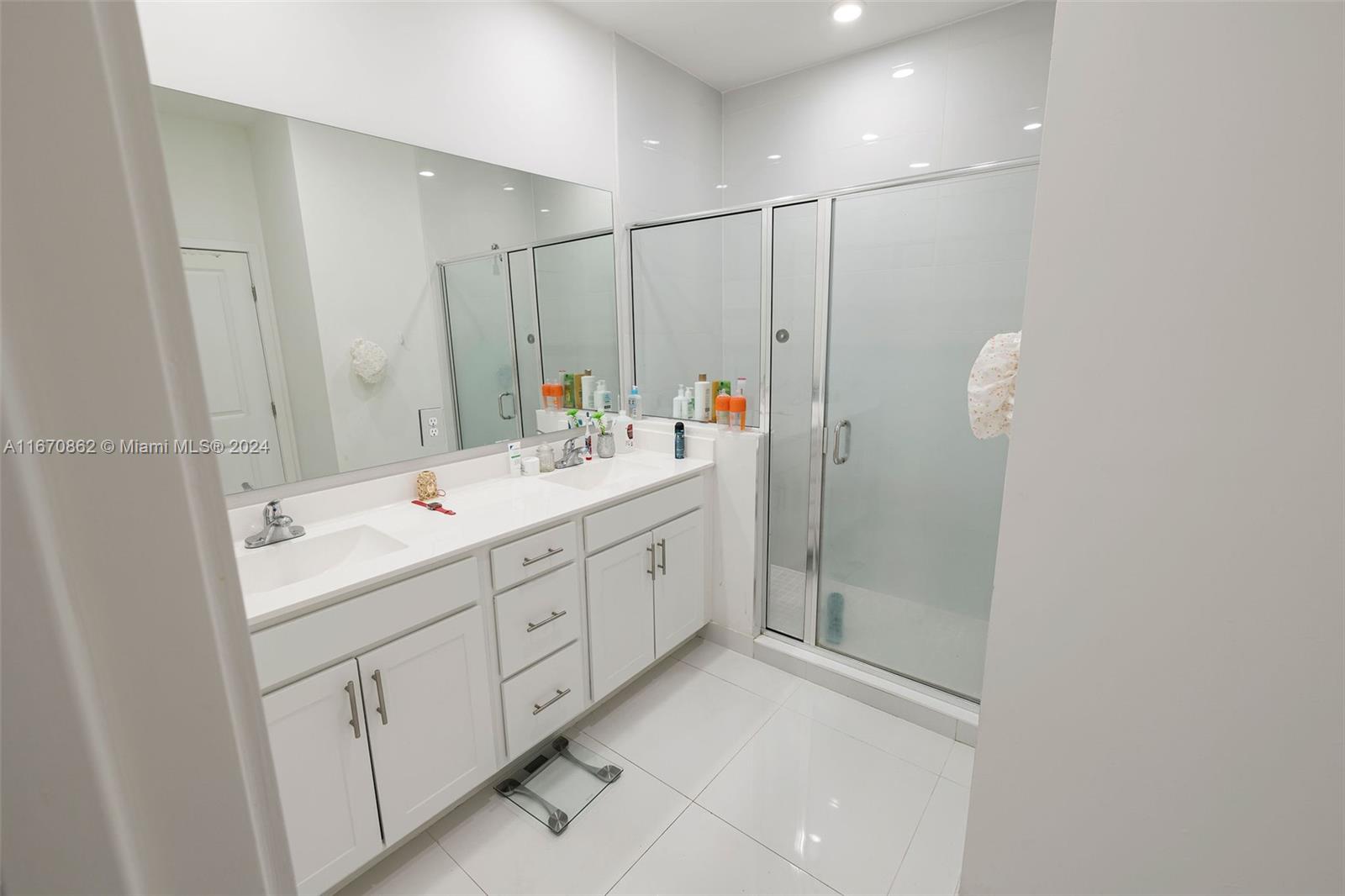 DEVCO VILLAS - Residential Lease