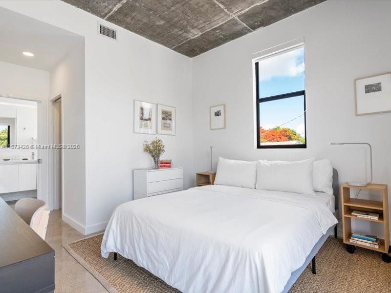 1053 NW 29th St 201